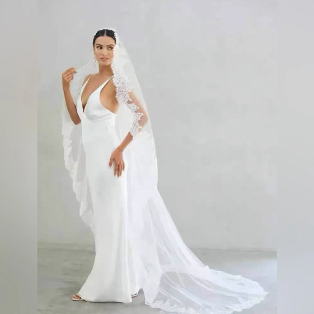 Mantilla Lace Wedding Veil - Picture 2 of 10